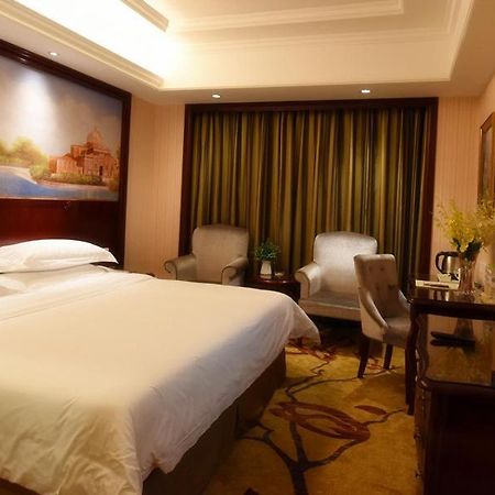 Vienna Hotel Loudi Chunyuan Pedestrian Street Luaran gambar