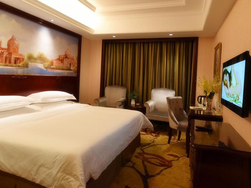 Vienna Hotel Loudi Chunyuan Pedestrian Street Luaran gambar