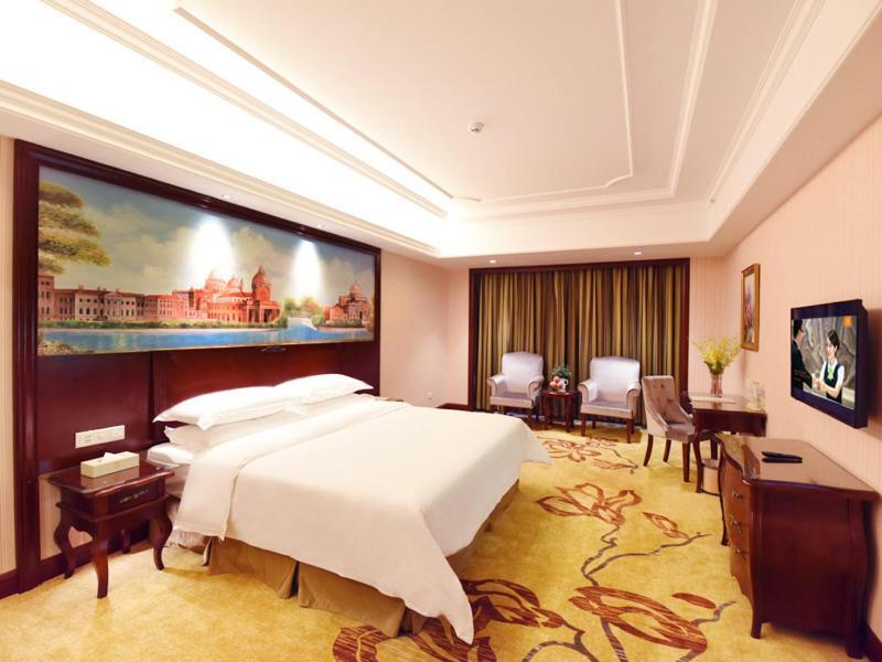 Vienna Hotel Loudi Chunyuan Pedestrian Street Luaran gambar