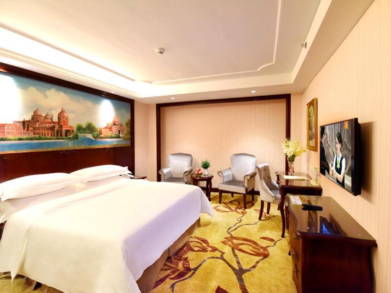 Vienna Hotel Loudi Chunyuan Pedestrian Street Luaran gambar